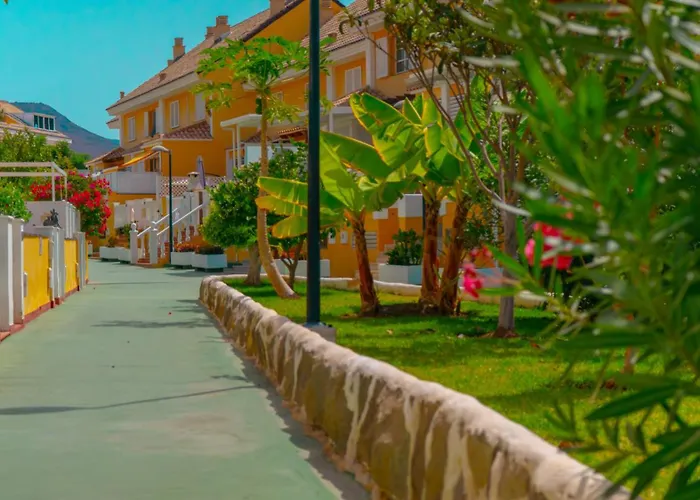 Americas Camison With Pool And Patio 10 By Tenerife365 *